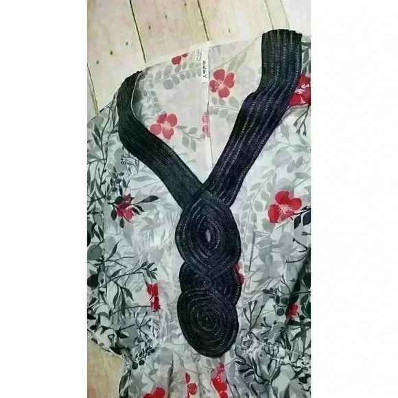 STUDIO Y Womans Sheer Shirt Lightweight Butterfly top Gathered Tie Waist size Sm - Picture 5 of 5